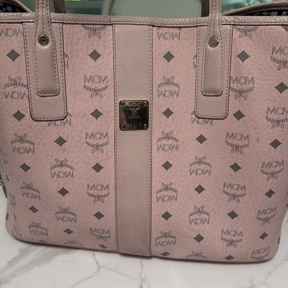 MCM reversible tote - Picture 4 of 5